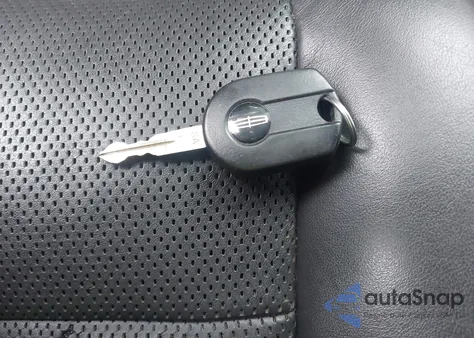 2013 Lincoln Navigator L z USA, uszkodzony, nr VIN 5LMJJ3J50DEL07778